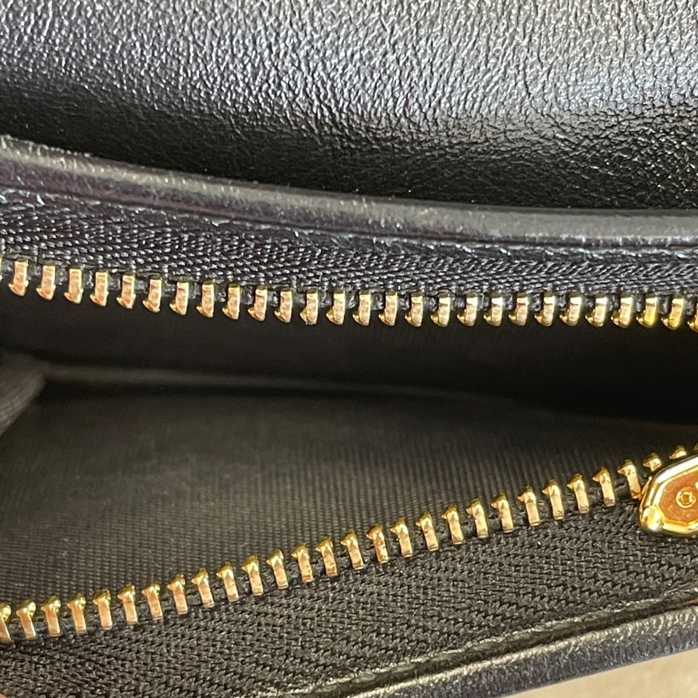 GUCCI Zumi Calfskin Leather Wallet w/ Black & Beige Diagonal Stripe- Preowned - Picture 10 of 15